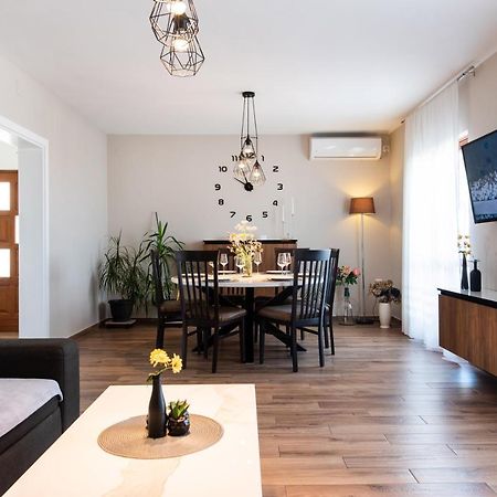 Superior Apartment Sincic Πόρετς Εξωτερικό φωτογραφία