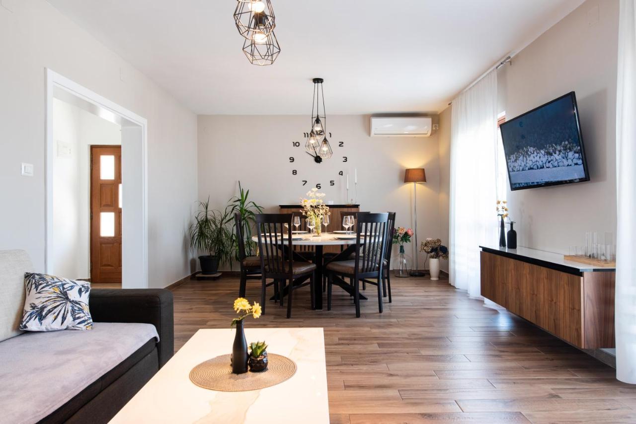 Superior Apartment Sincic Πόρετς Εξωτερικό φωτογραφία