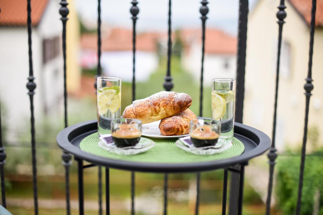Superior Apartment Sincic Πόρετς Εξωτερικό φωτογραφία