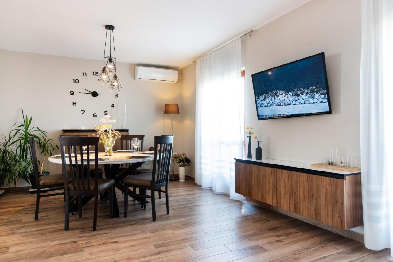 Superior Apartment Sincic Πόρετς Εξωτερικό φωτογραφία