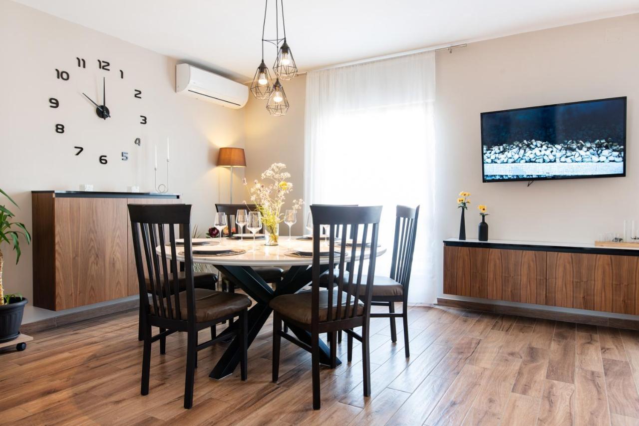 Superior Apartment Sincic Πόρετς Εξωτερικό φωτογραφία