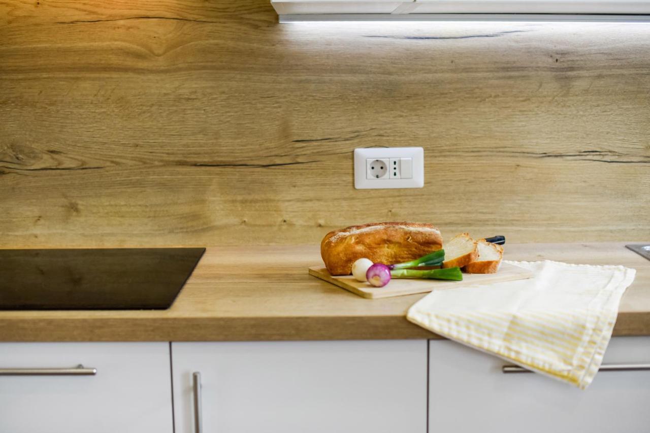 Superior Apartment Sincic Πόρετς Εξωτερικό φωτογραφία
