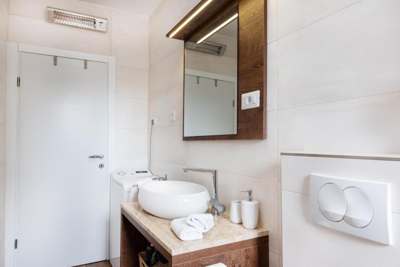 Superior Apartment Sincic Πόρετς Εξωτερικό φωτογραφία